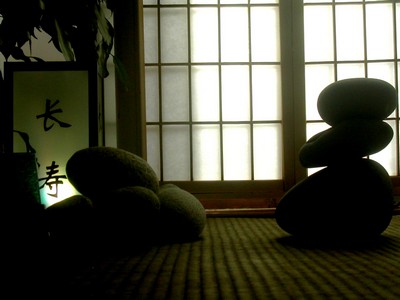 http://www.dojo-zen.com/photo%20zen%20site%20doho%20zen/dojo.pierres.jpg